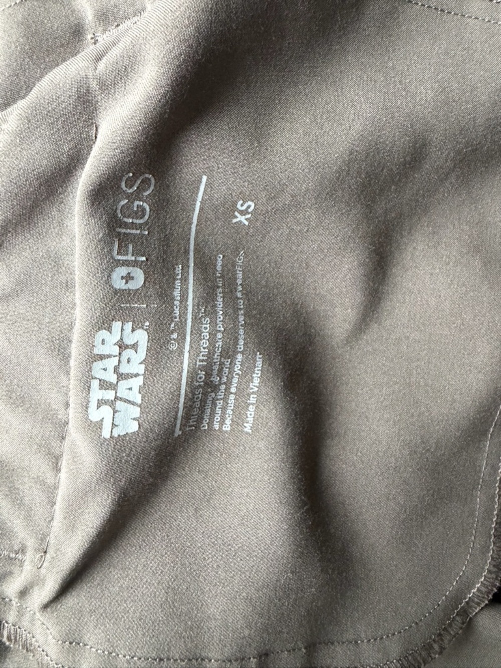 FIGS Star Wars Scrub Top xs bottoms xs - Picture 5 of 7